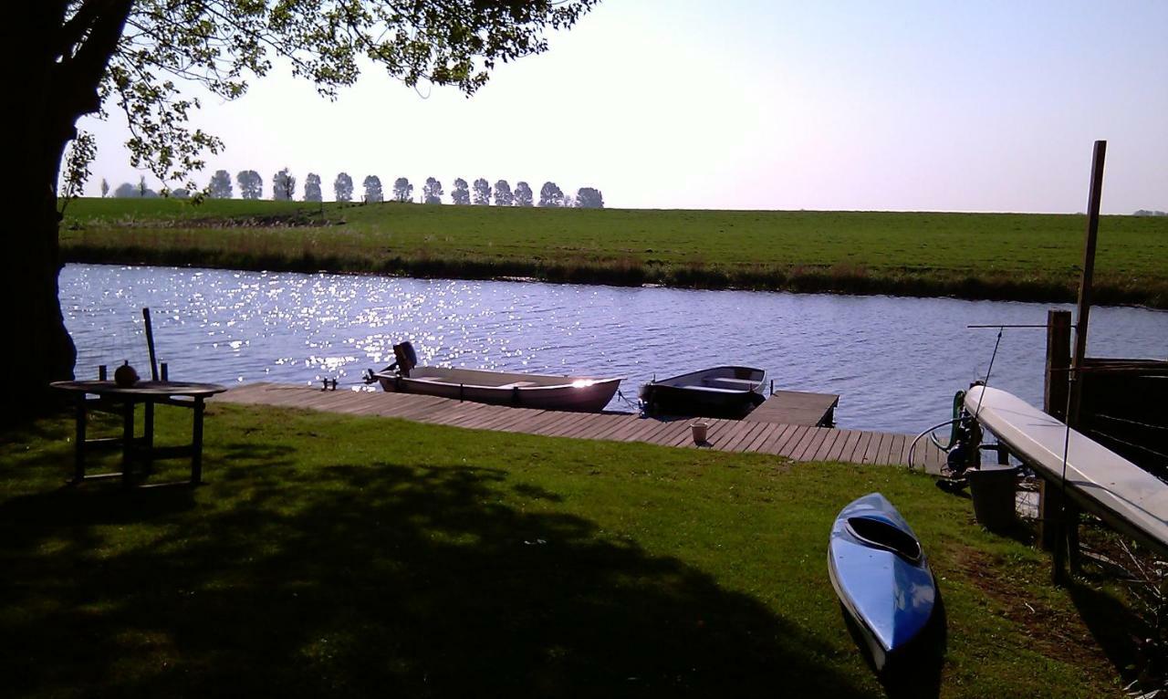 Bed En Breakfast Uitrust Lauwerzijl Exterior photo